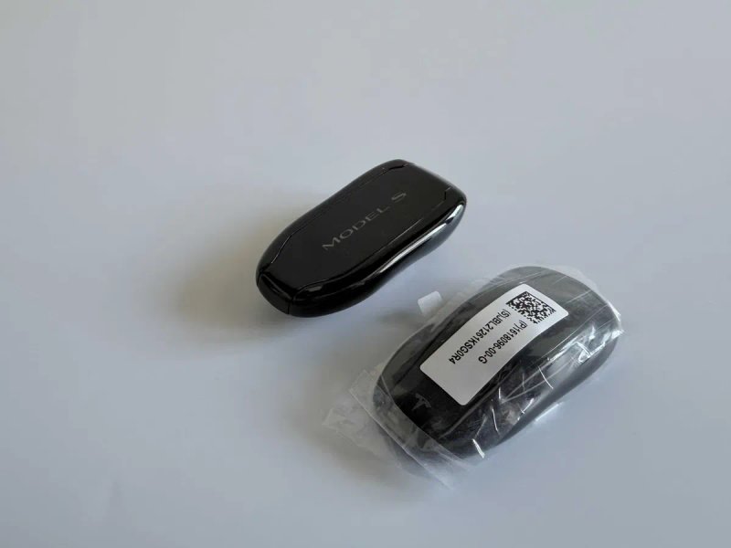 ОРИГІНАЛ!!! Ключ - МАШИНКА Tesla model S/X KEY FOB — фото 5