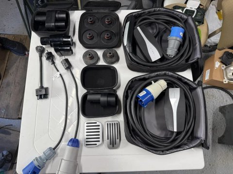 Оригінальна зарядка для Тесла \Tesla - mobile charger gen 2 (16A+32A) Перехідник CCS швидкісна зарядка тесла 3 Y S X