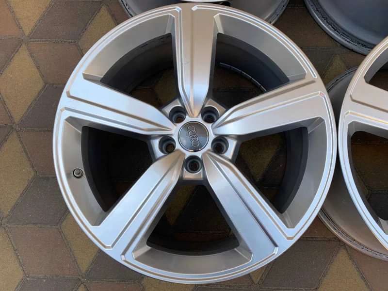 Оригінальні диски Audi R20 5x112 9J ET38 Q5 Q7 Q8 A6 E-Tron — фото 4