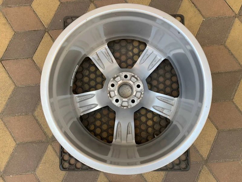 Оригінальні диски Audi R20 5x112 9J ET38 Q5 Q7 Q8 A6 E-Tron — фото 8