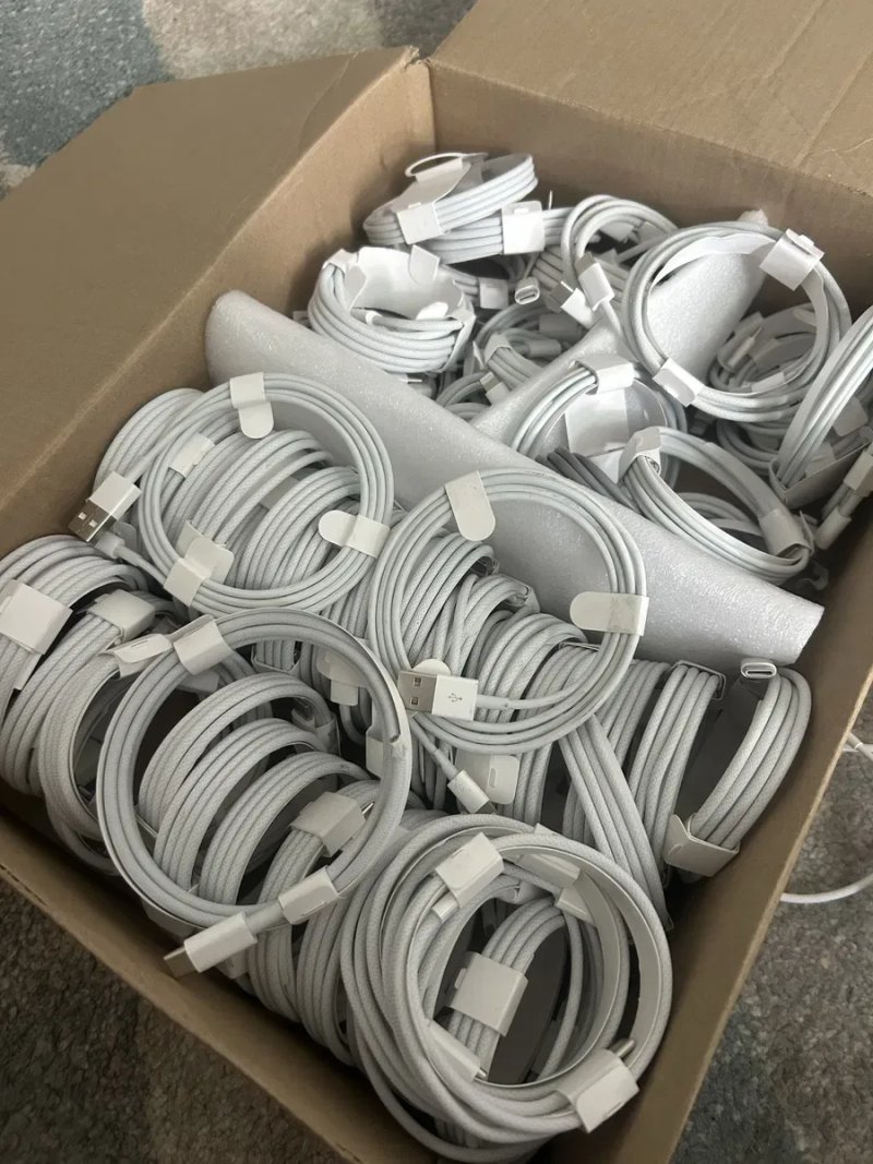 Оригінальні кабелі Apple Type-C — Lightning / Type-C — Type-C