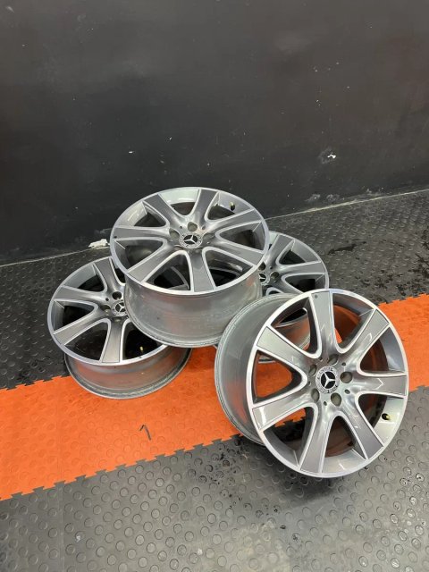 Оригінальні різноширокі диски Mercedes Benz R18 5x112