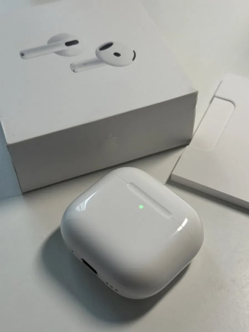 Оригінальний Кейс AirPods 4 ANC А3055 А3056 А3059 — фото 3