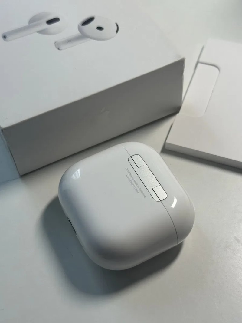 Оригінальний Кейс AirPods 4 ANC А3055 А3056 А3059 — фото 4