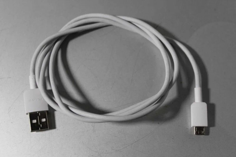 Оригінальний Зарядний пристрій адаптер для HUAWEI  T31 5 V 2 A HW-050200E01 + MicroUSB і Type-C — фото 5