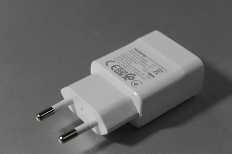 Оригінальний Зарядний пристрій адаптер для HUAWEI  T31 5 V 2 A HW-050200E01 + MicroUSB і Type-C — фото 6