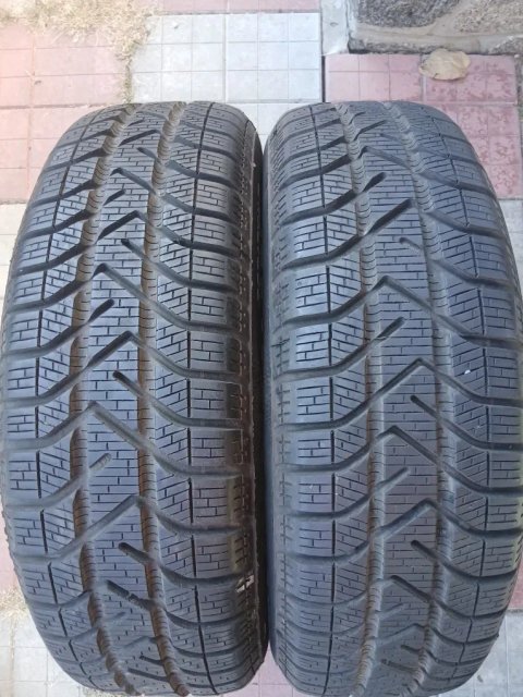 Пара зимових шин 175/65 R15