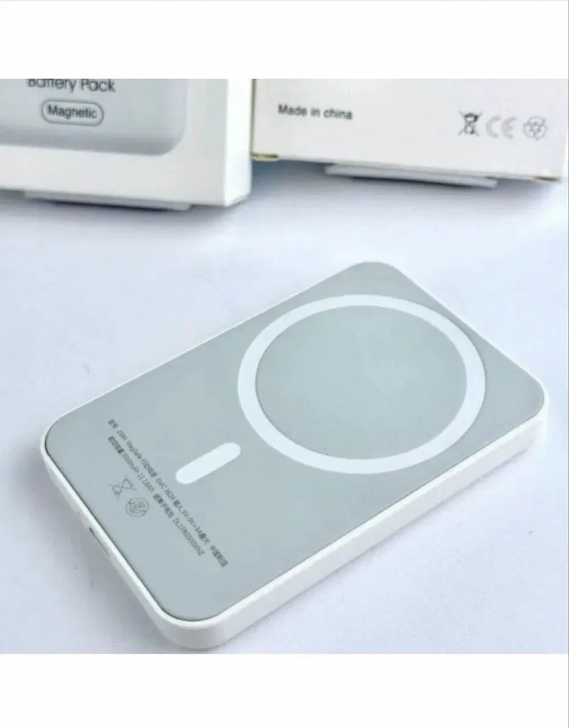 Павербанк 10 000 mAh безпровідний. На магниті — фото 3