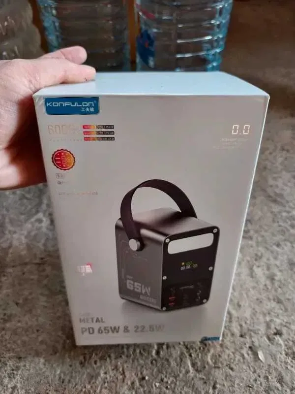 Павербанк 60000mAh 65Вт PD для ноутбука Power Bank 1.87кг Type-C USB быстрая зарядка DC 100Вт резервное питание при отключениях света LED фонарь — фото 5