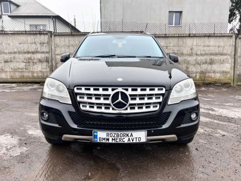 Передний бампер Mercedes ML W164 передній бампер C197 Рестайл