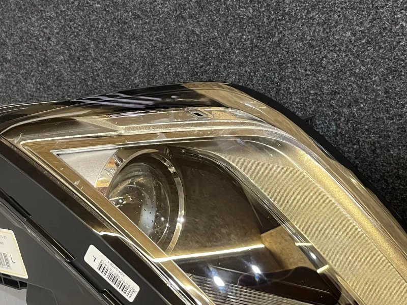 Передня фара Audi A4 B9 Xenon USA — фото 2