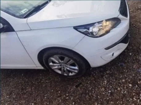 Peugeot 308 t9  двері. — фото 2