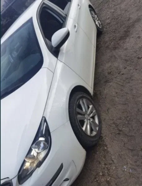 Peugeot 308 t9  двері. — фото 3