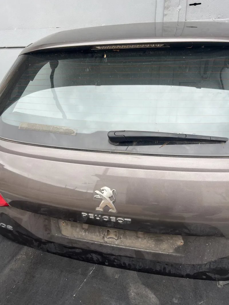 Peugeot 308 t9 кляпа ляда кришка багажника. — фото 3