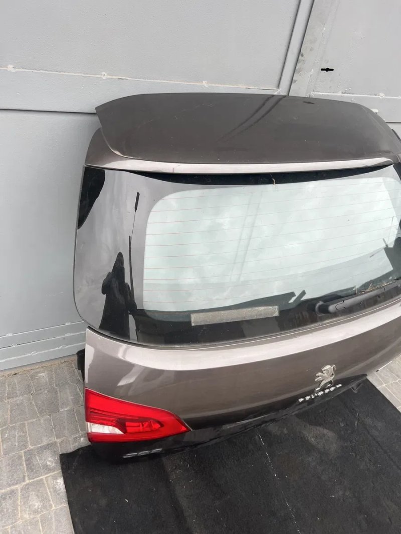 Peugeot 308 t9 кляпа ляда кришка багажника. — фото 4