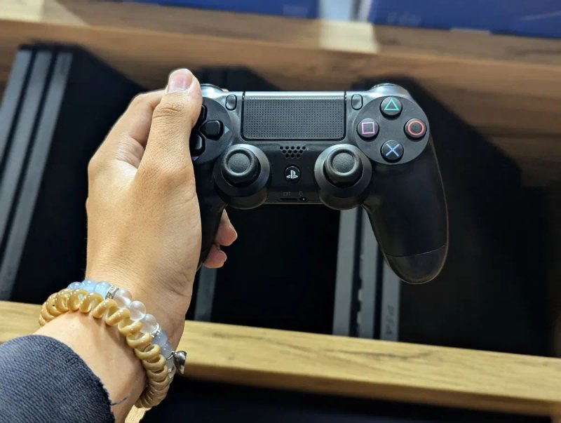 PlayStation 4 Pro 1ТБ + Гра GTA V (ГАРАНТІЯ 12 МІСЯЦІВ) — фото 2