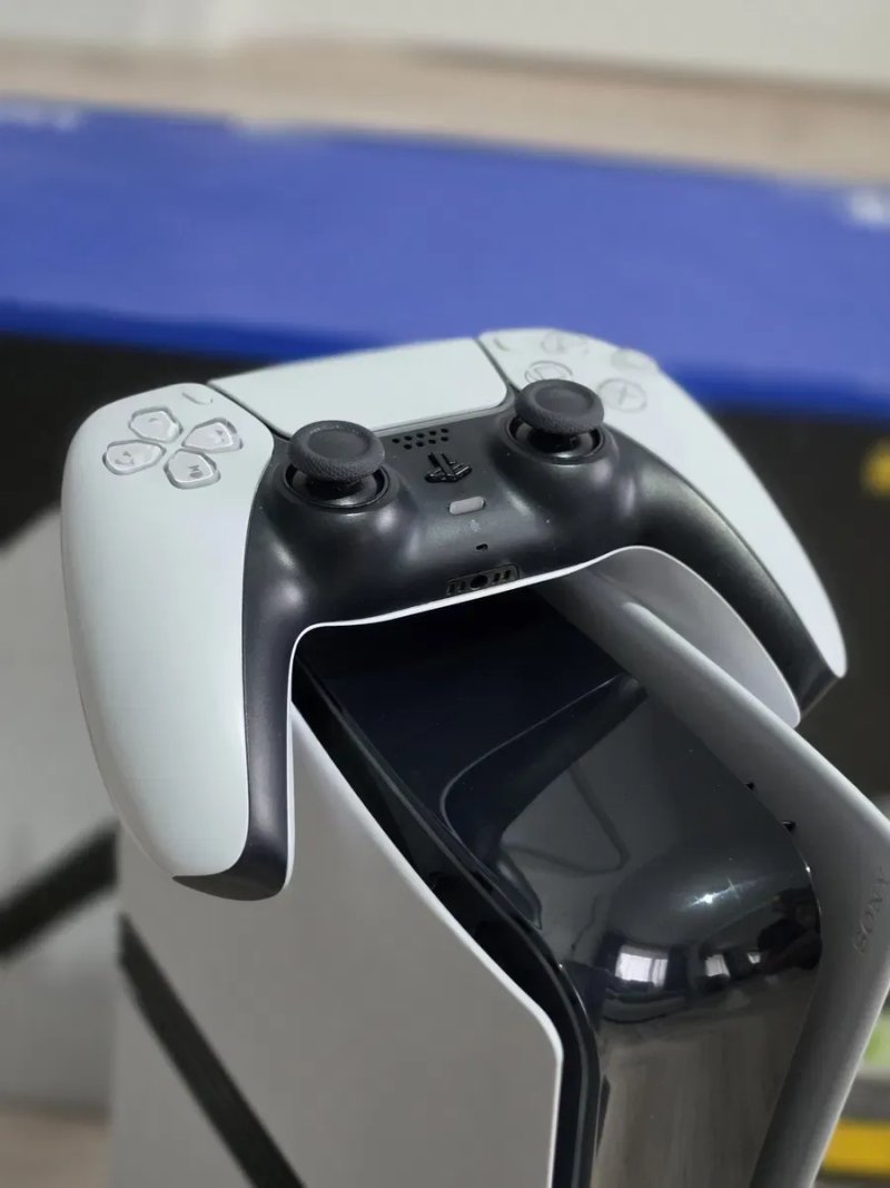 PlayStation 5 Pro 2tb ігрова приставка PS5 Pro в гарному стані — фото 3