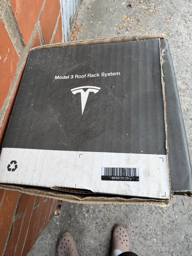 Поперечини перемички рейлінги багажник нові Tesla Тесла model 3 Performance thule — фото 2
