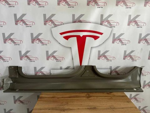Порог лівий правий Tesla model 3