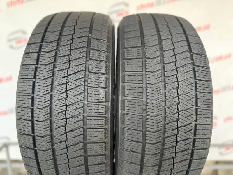 Поштучно продаємо шини бу 215/50 R17 Bridgestone Blizzak VRX2 арктичні 8 мм комплект на складі — фото 2