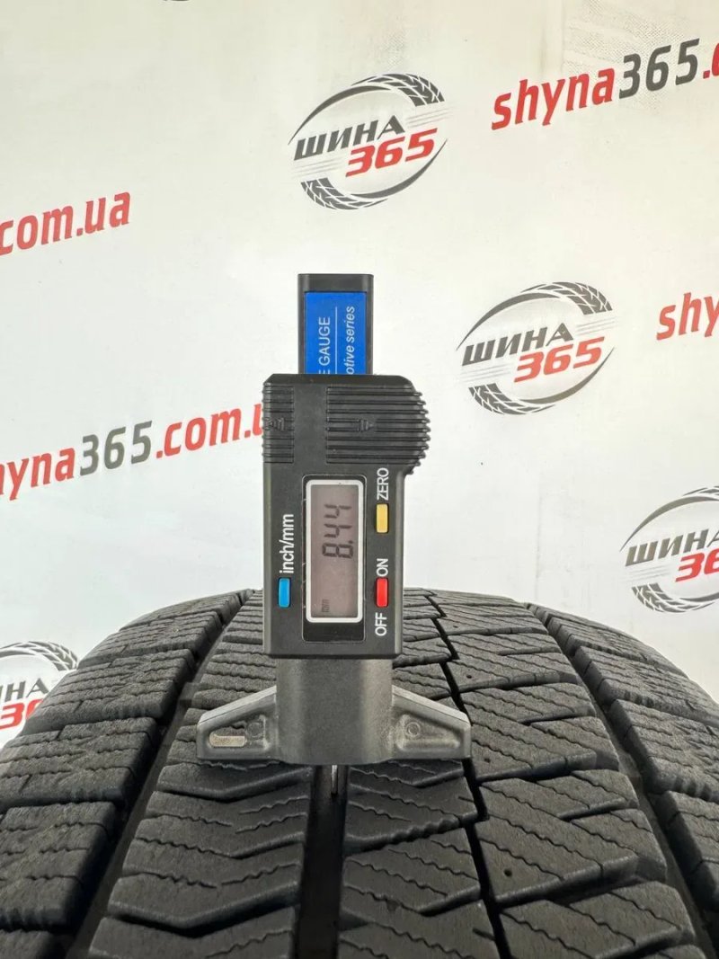 Поштучно продаємо шини бу 215/50 R17 Bridgestone Blizzak VRX2 арктичні 8 мм комплект на складі — фото 4