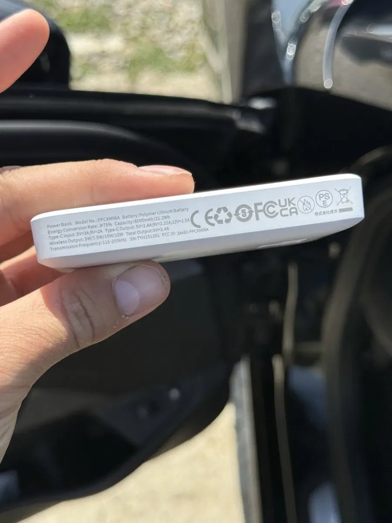 Повербанк Baseus Magnetic mini 6000 mAh 20w MagSafe білий — фото 4