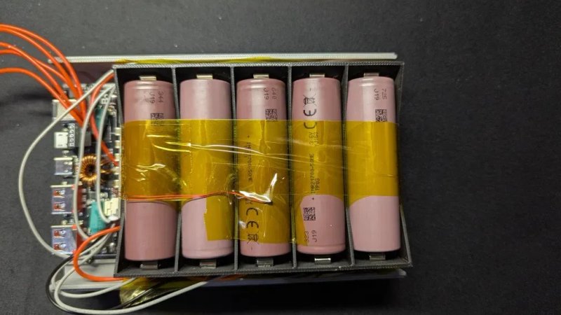 повербанк на 50000 mAh на елементах 21700, Активний балансир — фото 3