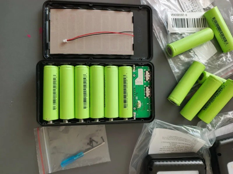 Power Bank с большим фонарем — фото 3