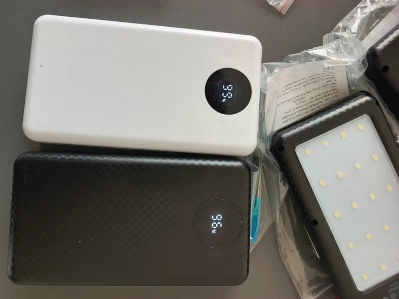 Power Bank с большим фонарем — фото 4