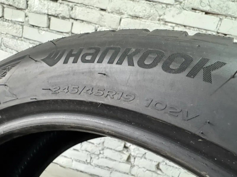 Практично нові зимові шини Hankook 245/45 r19 — фото 5
