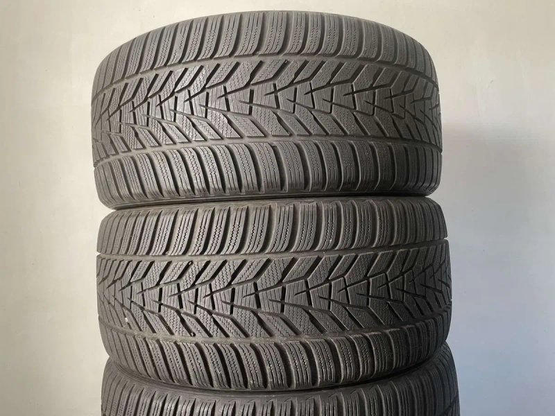 Практично нові Зимові шини HANKOOK 255/35 R20 — фото 2