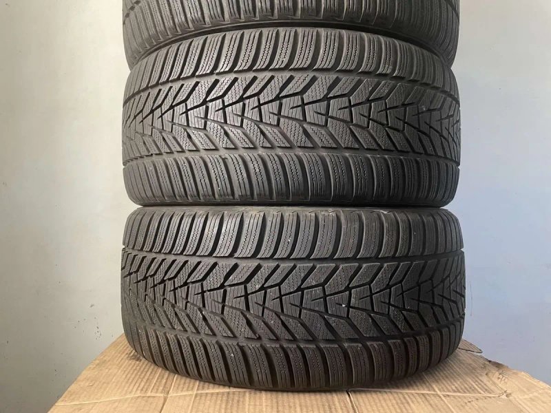 Практично нові Зимові шини HANKOOK 255/35 R20 — фото 3