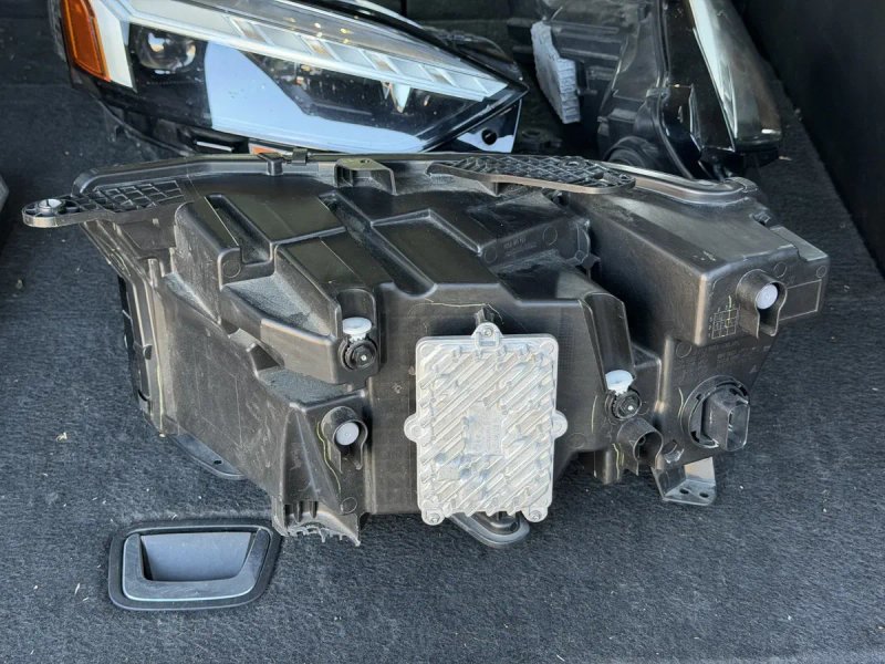 Права фара Jeep Grand Cherokee 2021-2024 Base — фото 3