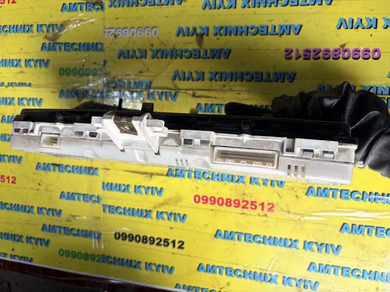 Приборка панель приладів Тойота Корола Е120 1.6 бензин автомат Toyota Corolla E120 3zz fe акпп панель приладів тазометр — фото 8
