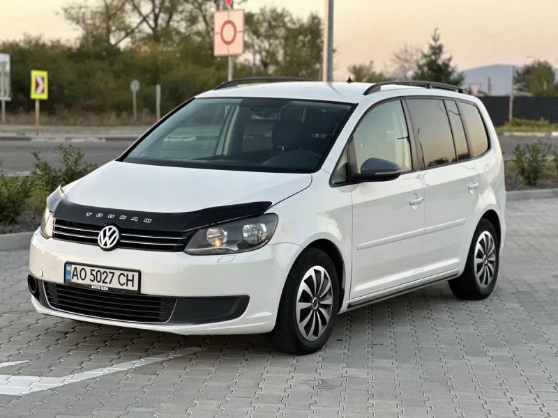 Продам або обміняю Volkswage touran 1.6 дизедь автомат — фото 2