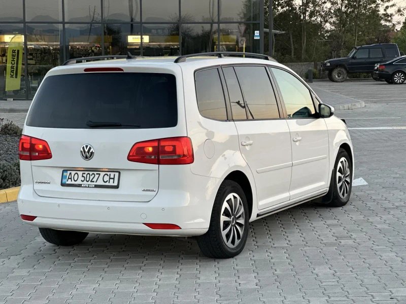 Продам або обміняю Volkswage touran 1.6 дизедь автомат — фото 5