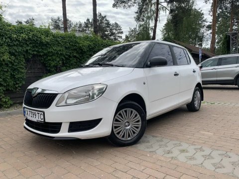 Продам автомобіль Шкода Фабія Skoda Fabia 1.4