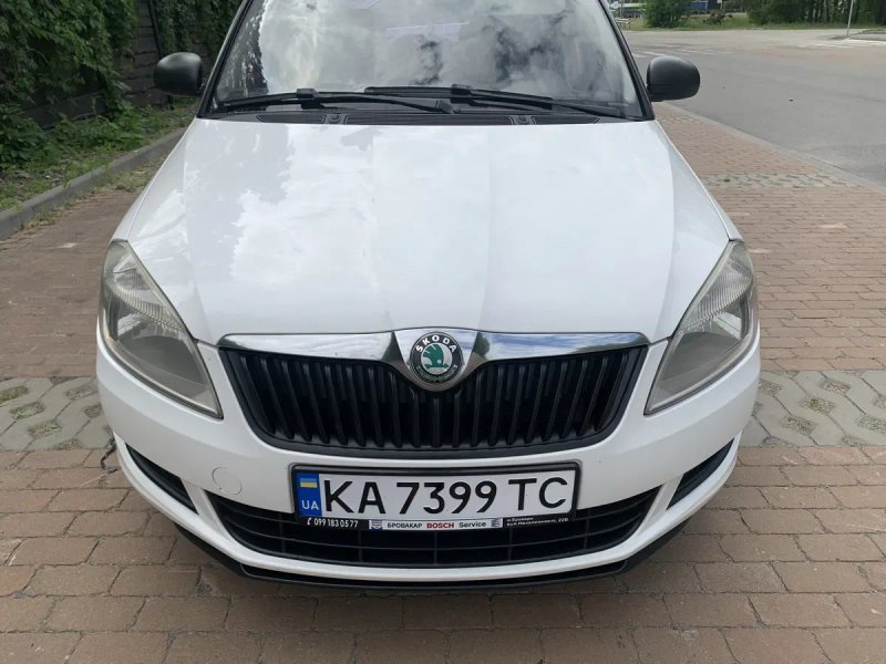 Продам автомобіль Шкода Фабія Skoda Fabia 1.4 — фото 7