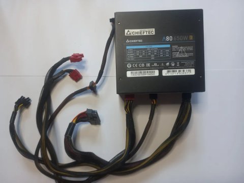 Продам блок питания Chieftec A80 650W в отличном рабочем состоянии.