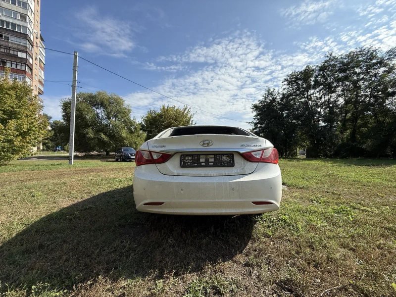 Продам Hyundai Sonata YF 2.0 газ/бензин — фото 4