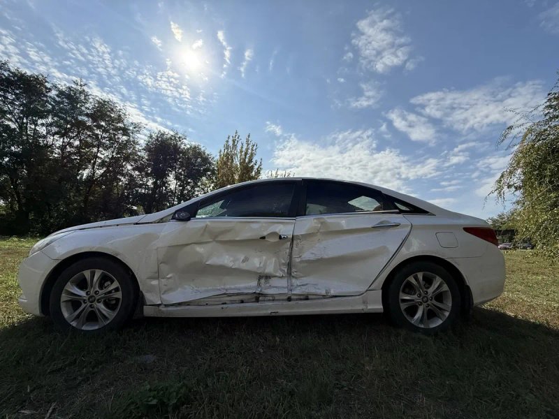 Продам Hyundai Sonata YF 2.0 газ/бензин — фото 5