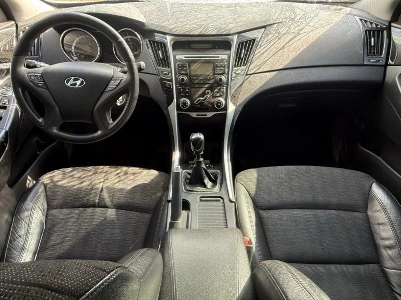 Продам Hyundai Sonata YF 2.0 газ/бензин — фото 6