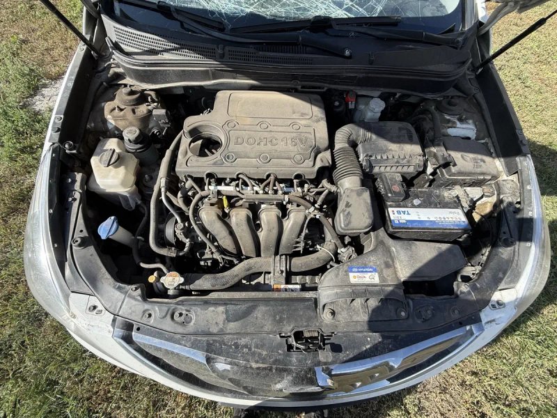 Продам Hyundai Sonata YF 2.0 газ/бензин — фото 8