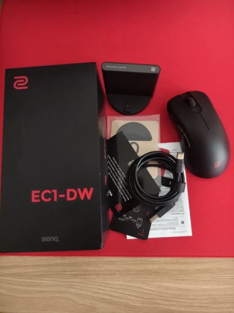 Продам игровую мышку Zowie EC1-DW