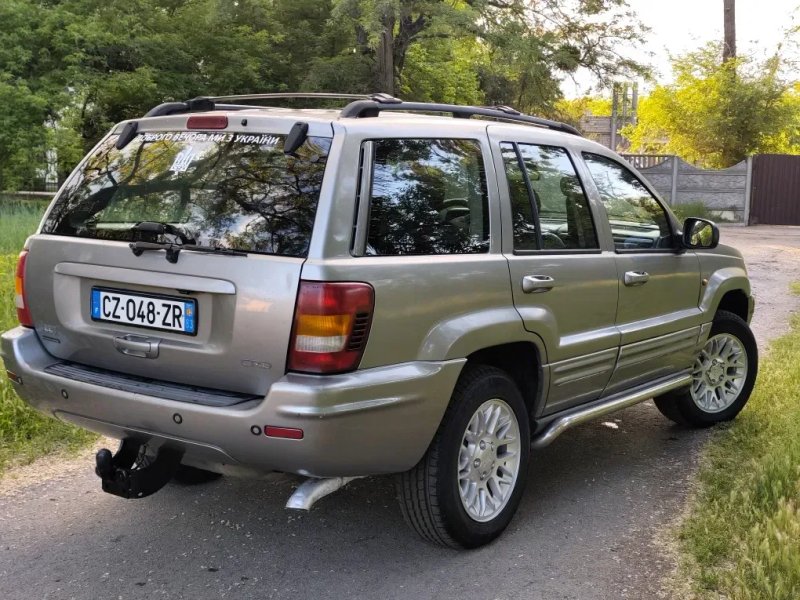 Продам Jeep Grand Cherokee .Дизель . На Автомате. — фото 2