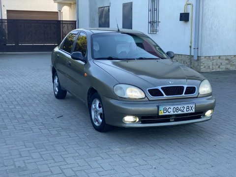 Продам  хорошу автівку в гаронму стані