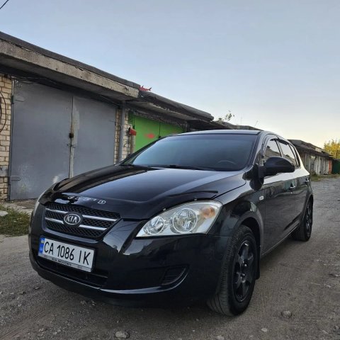 Продам Kia Ceed в отличном состоянии.