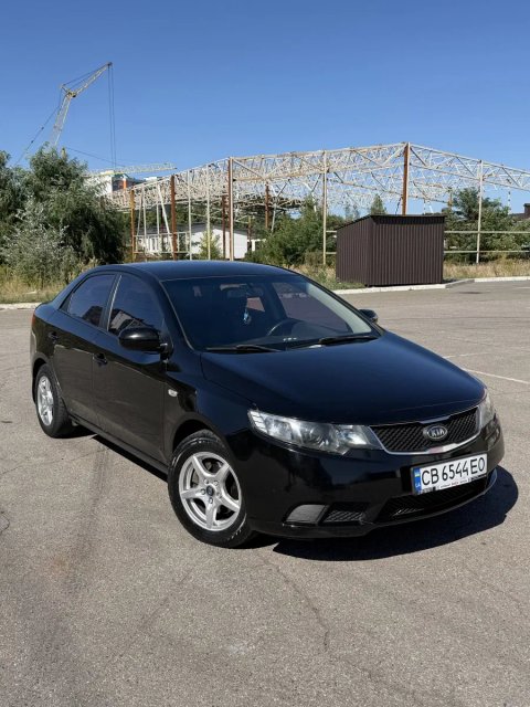 Продам KIA CERATO 2010 года, газ бенз хорошее состояние