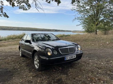 Продам Mercedes-Benz E 320 4 matic