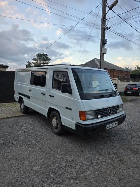 Продам Mercedes MB 100 в идеальном состоянии